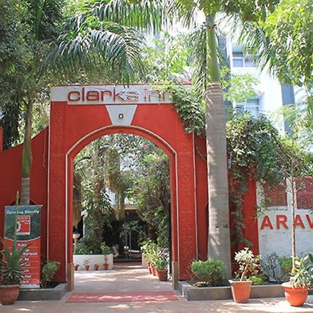 Aravali Clarks Inn Alvar Kültér fotó