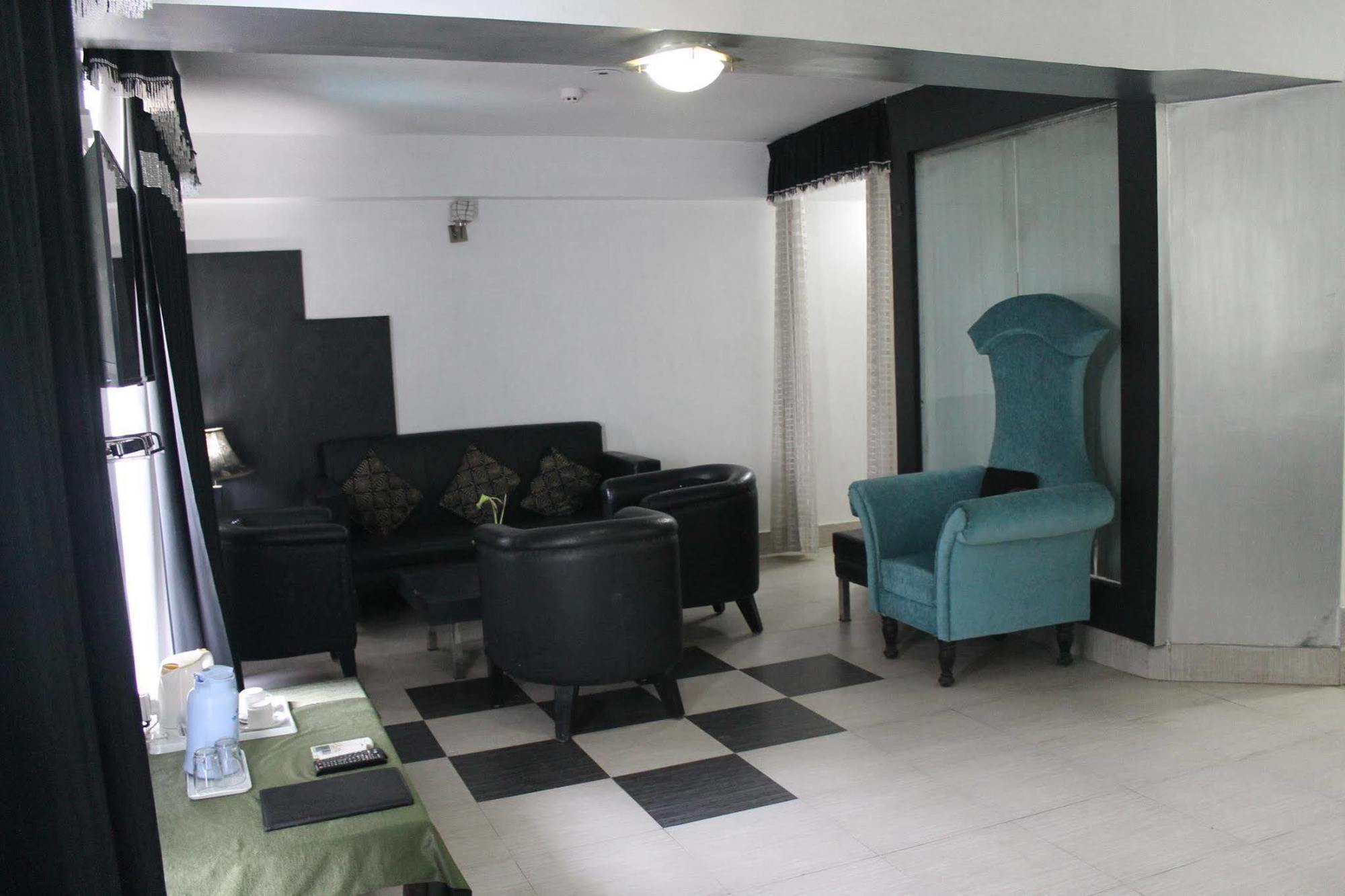 Aravali Clarks Inn Alvar Kültér fotó