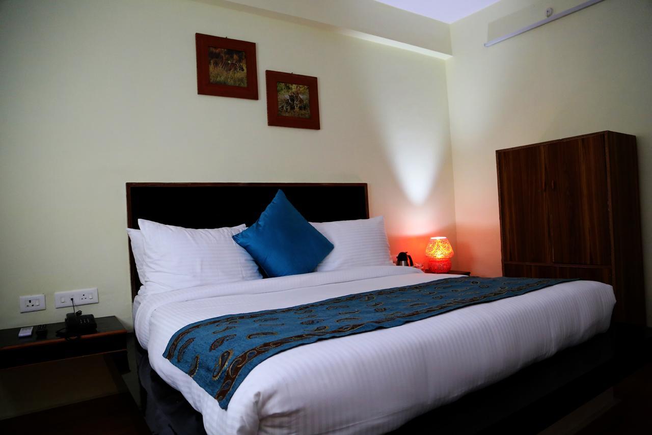 Aravali Clarks Inn Alvar Kültér fotó