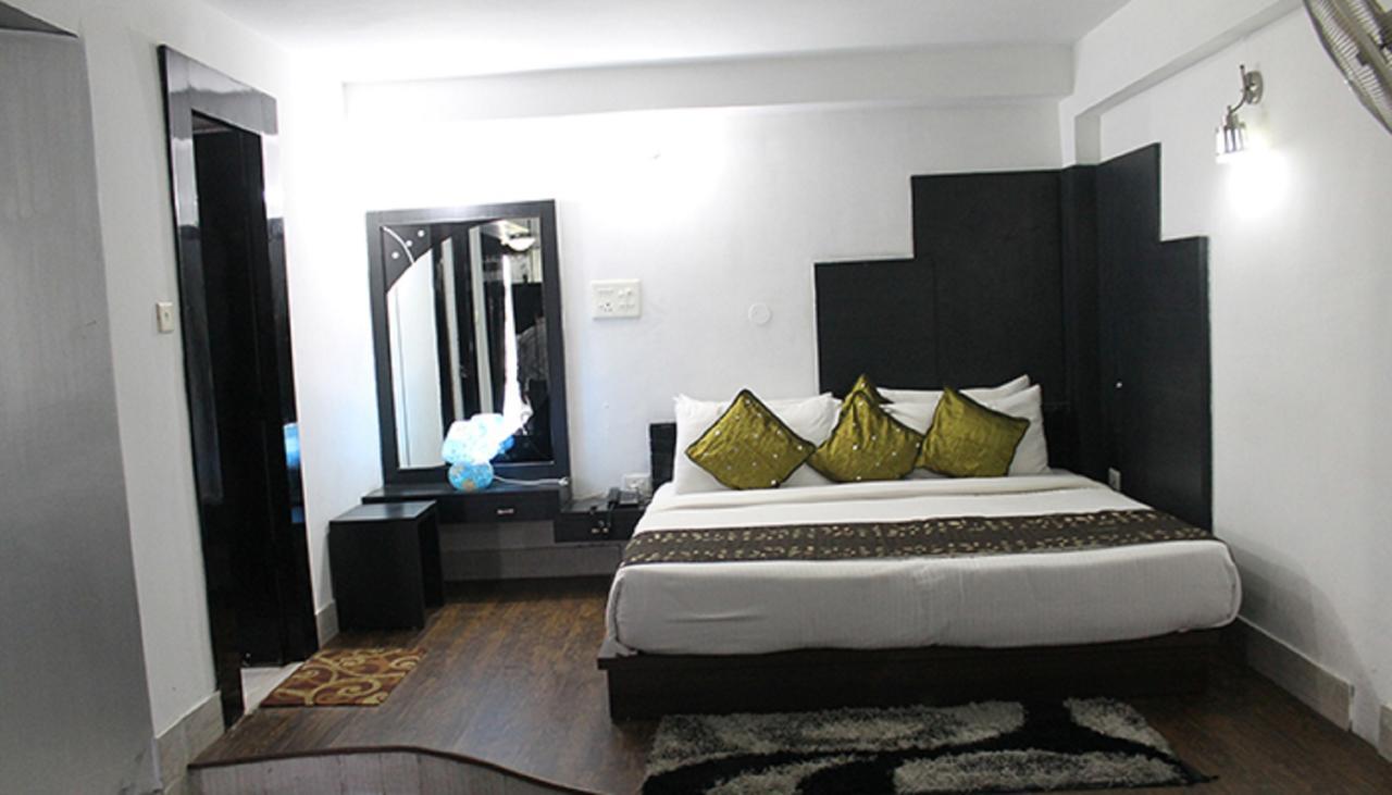 Aravali Clarks Inn Alvar Kültér fotó
